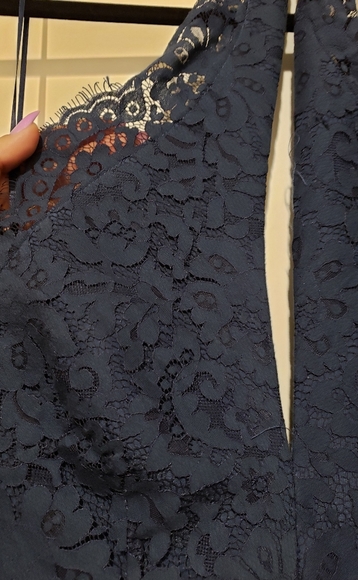 KEEPSAKE Ladies Lace Halter Dress - Picture 5 of 8